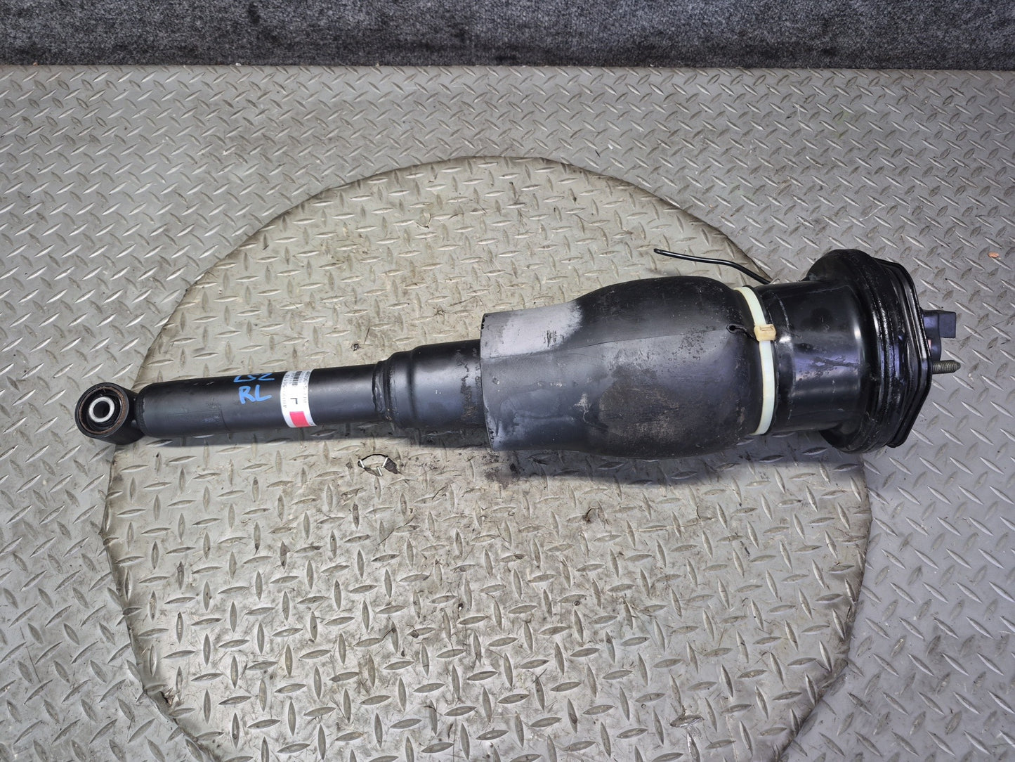 01-03 Lexus UCF30L LS430 Rear Left Air Suspension Shock Strut Absorber OEM