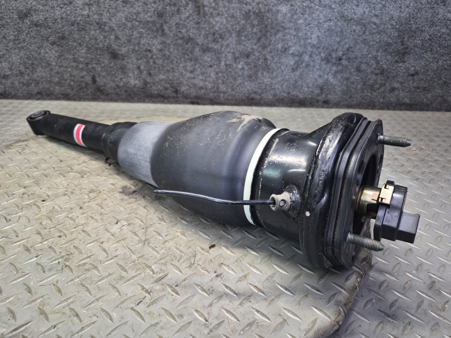 01-03 Lexus UCF30L LS430 Rear Left Air Suspension Shock Strut Absorber OEM