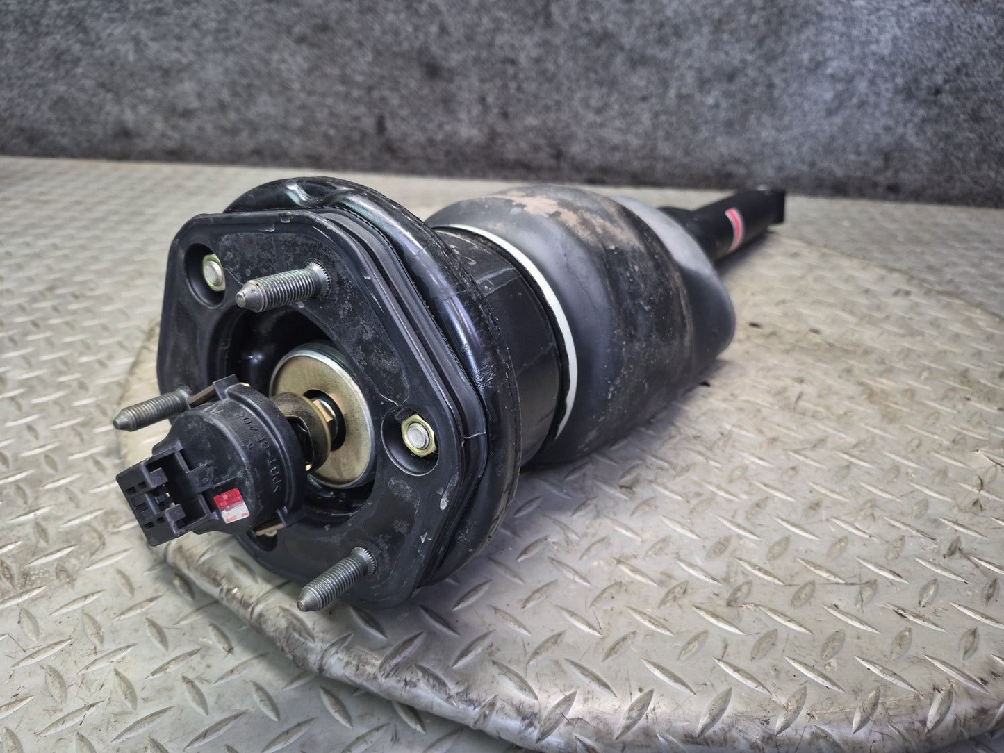01-03 Lexus UCF30L LS430 Rear Left Air Suspension Shock Strut Absorber OEM