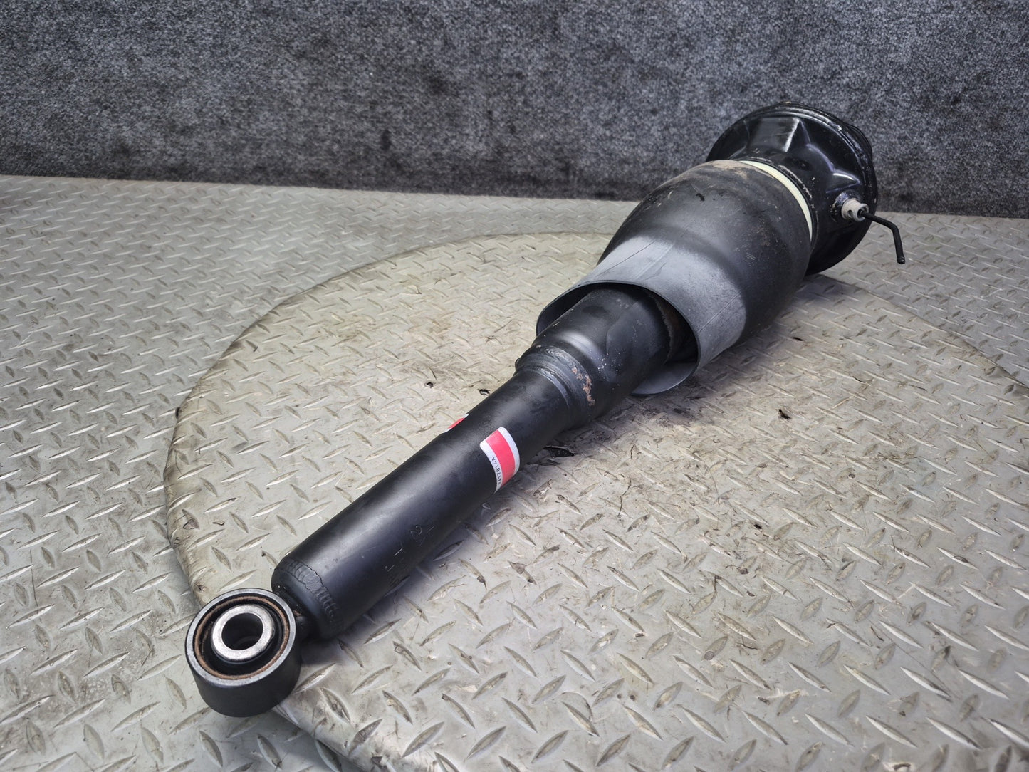 01-03 Lexus UCF30L LS430 Rear Left Air Suspension Shock Strut Absorber OEM