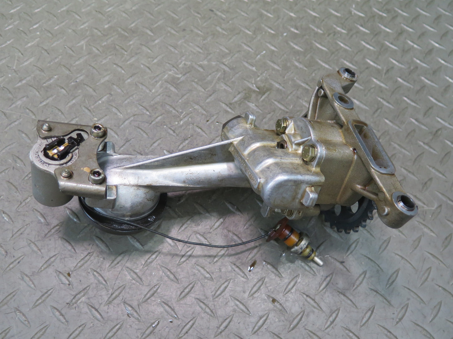 94-95 Mercedes W140 S500 119.702 Engine Motor Oil Pump 1191860301 OEM