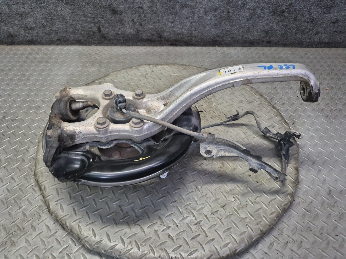 01-06 Lexus UCF30L LS430 RWD Front Left Spindle Knuckle Wheel Hub Bearing OEM