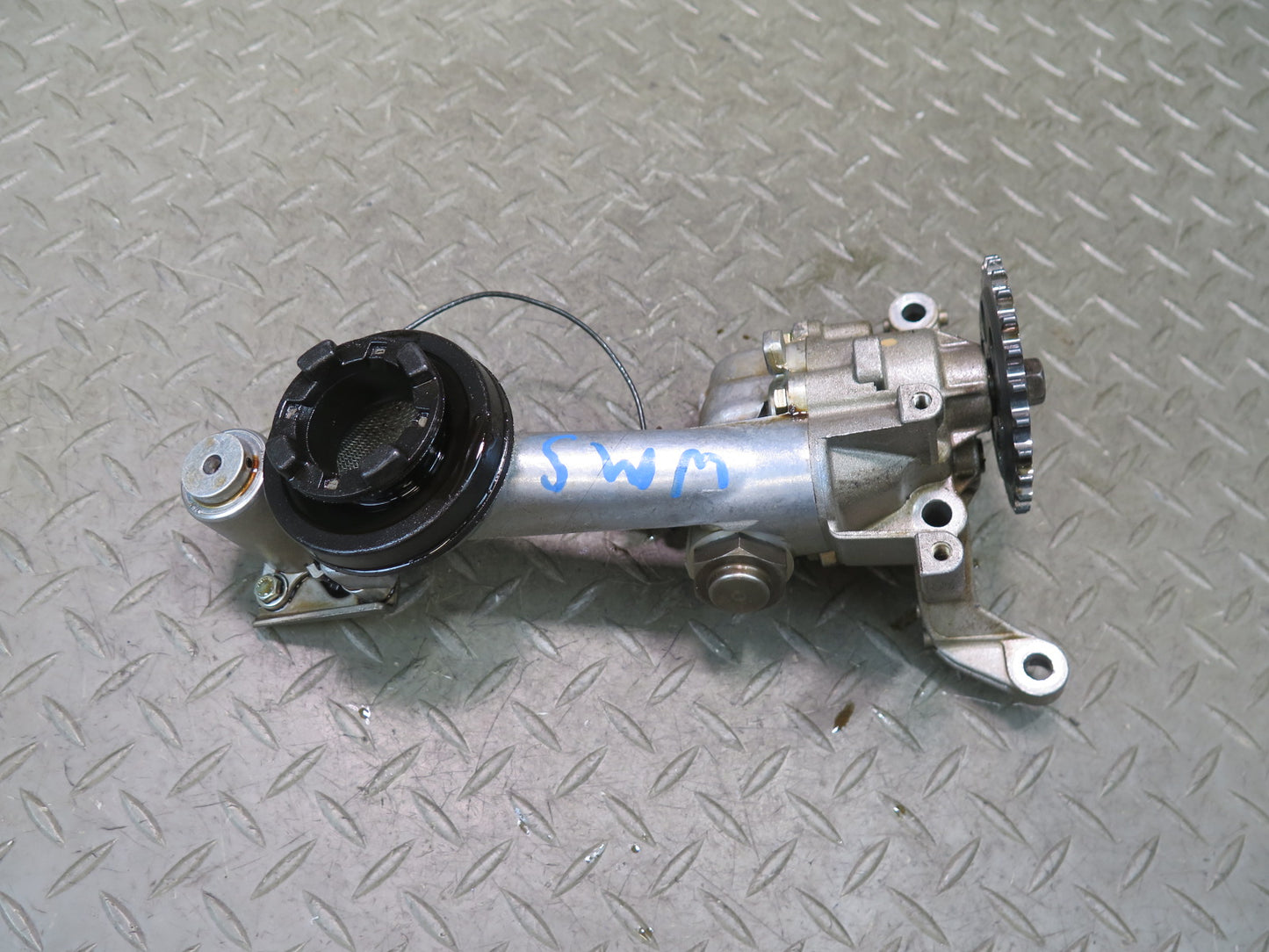 94-95 Mercedes W140 S500 119.702 Engine Motor Oil Pump 1191860301 OEM