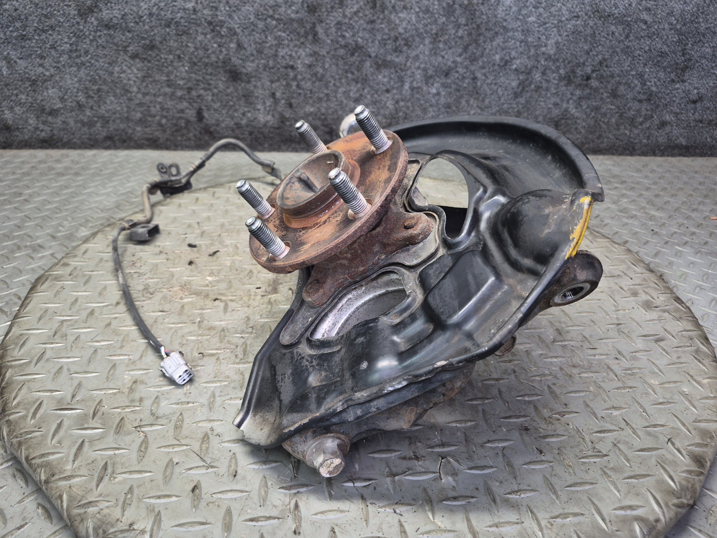 01-06 Lexus UCF30L LS430 RWD Front Right Spindle Knuckle Wheel Hub Bearing OEM
