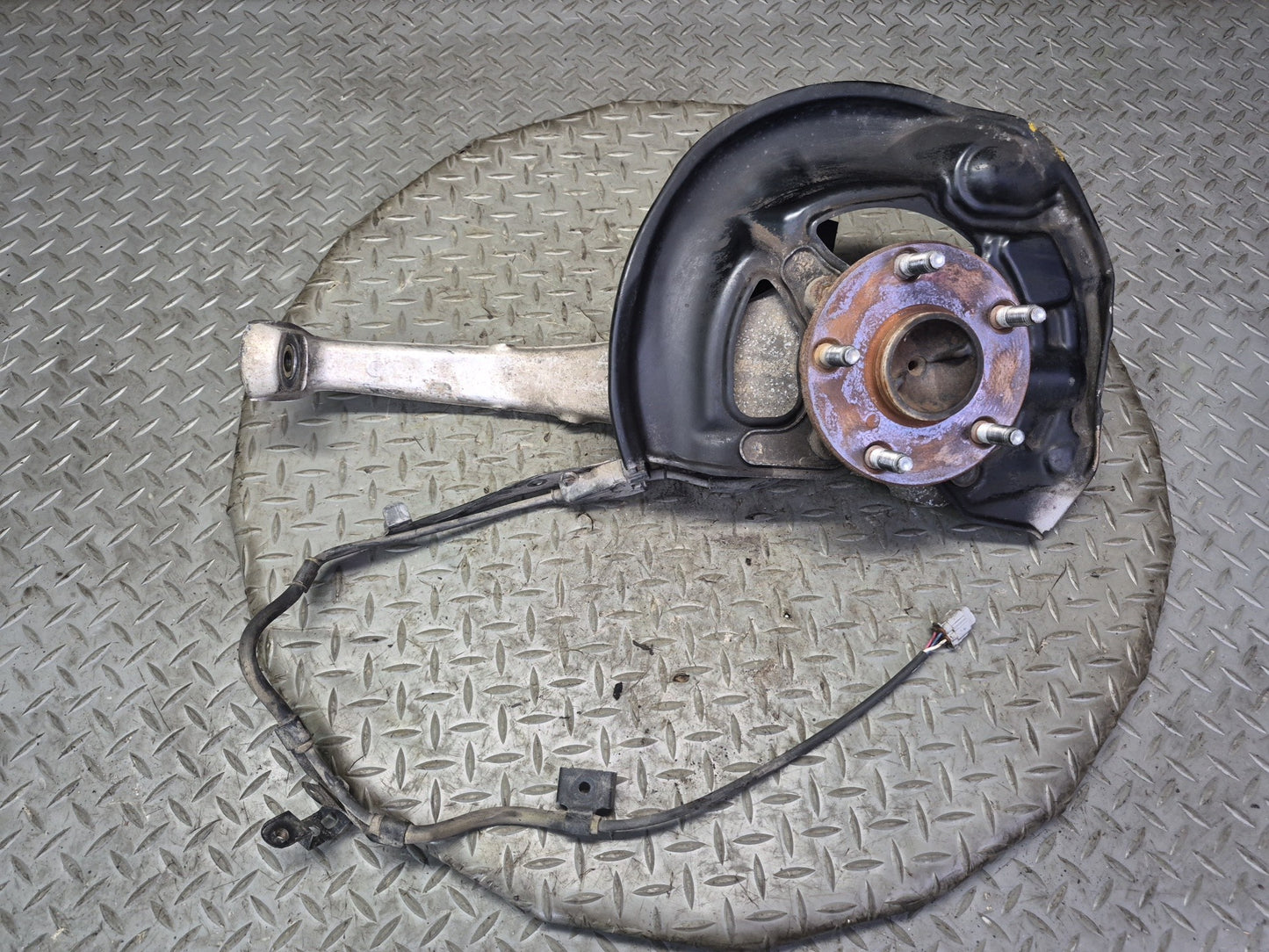 01-06 Lexus UCF30L LS430 RWD Front Right Spindle Knuckle Wheel Hub Bearing OEM