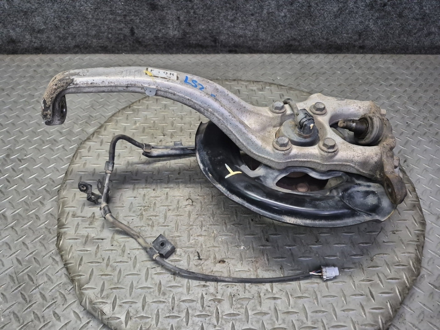 01-06 Lexus UCF30L LS430 RWD Front Right Spindle Knuckle Wheel Hub Bearing OEM