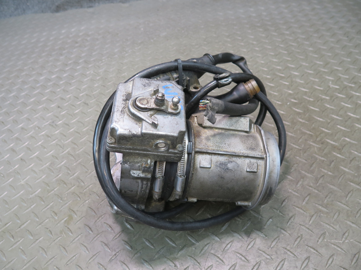 94-95 Mercedes W140 S500 M119.702 Engine Throttle Body w MAF Sensor OEM