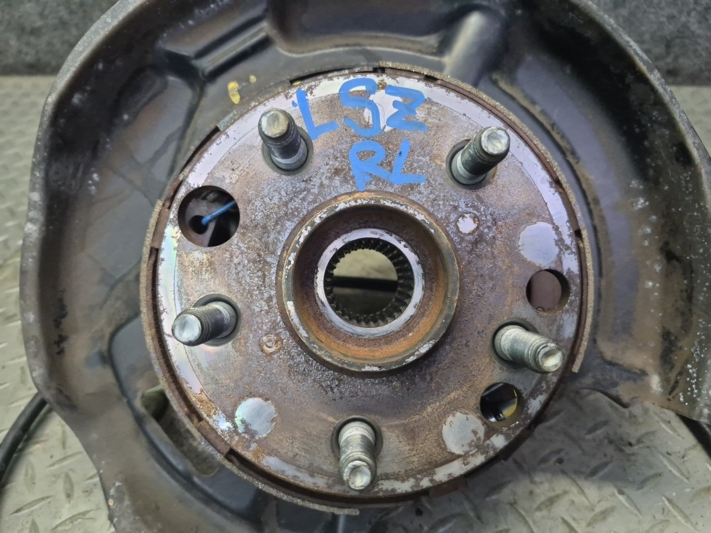 01-06 Lexus LS430 UCF30L RWD Rear Left Spindle Knuckle Wheel Hub Bearing OEM