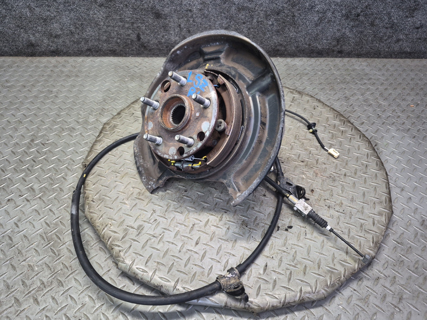 01-06 Lexus LS430 UCF30L RWD Rear Left Spindle Knuckle Wheel Hub Bearing OEM