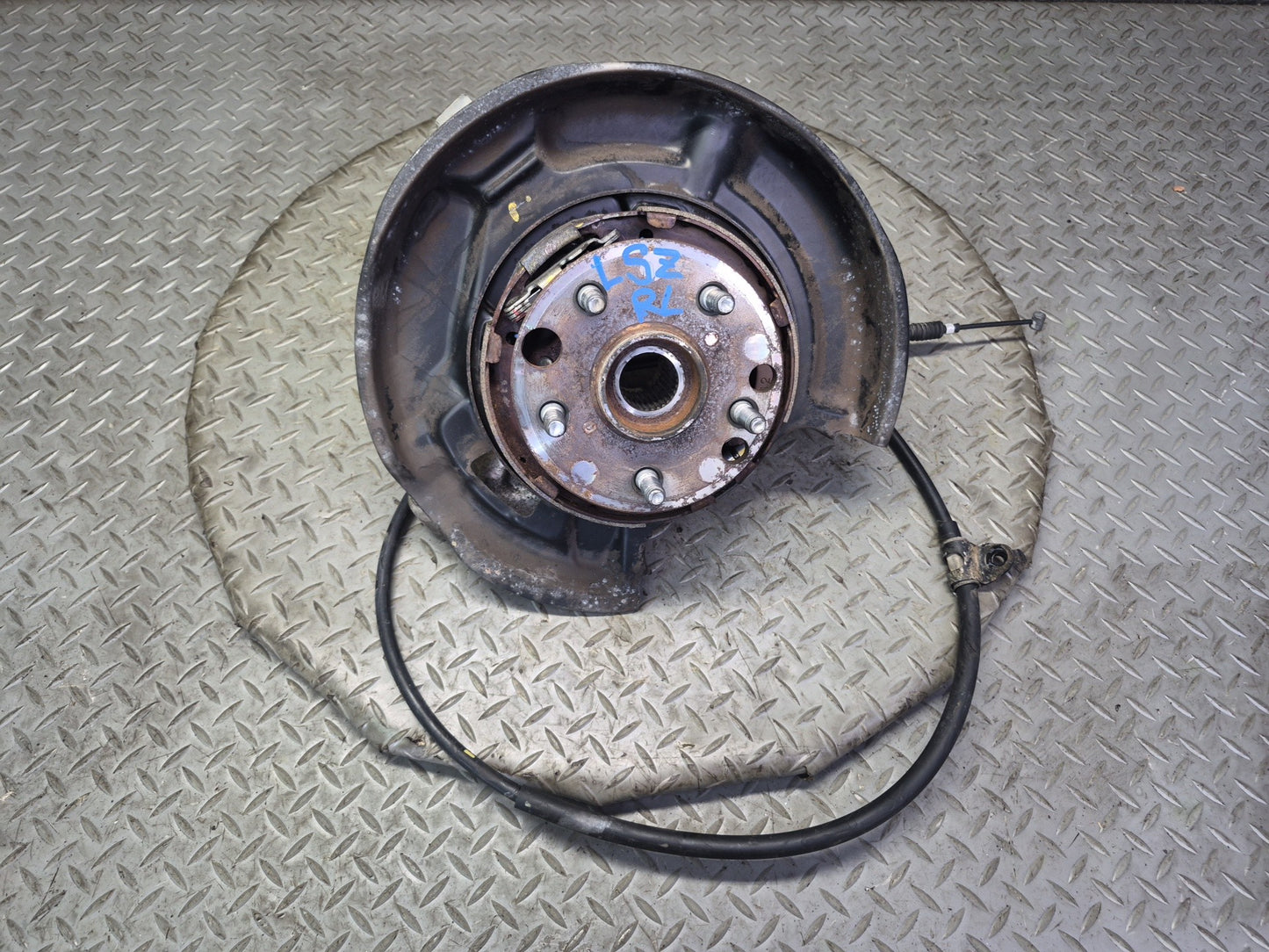 01-06 Lexus LS430 UCF30L RWD Rear Left Spindle Knuckle Wheel Hub Bearing OEM