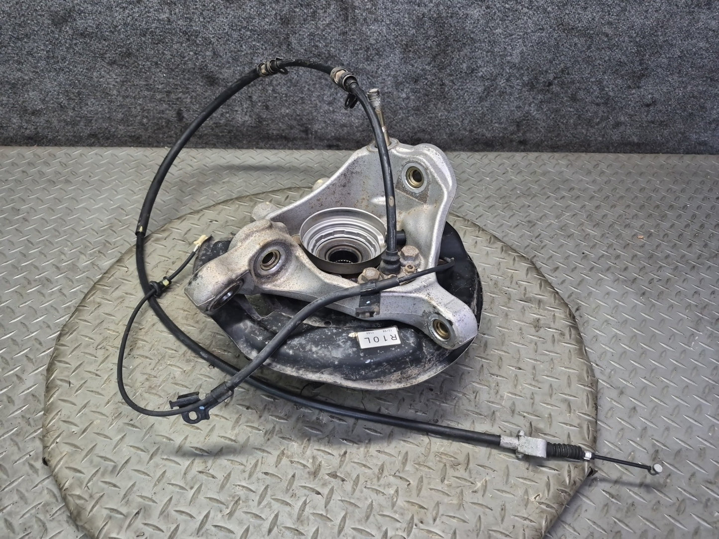 01-06 Lexus LS430 UCF30L RWD Rear Left Spindle Knuckle Wheel Hub Bearing OEM