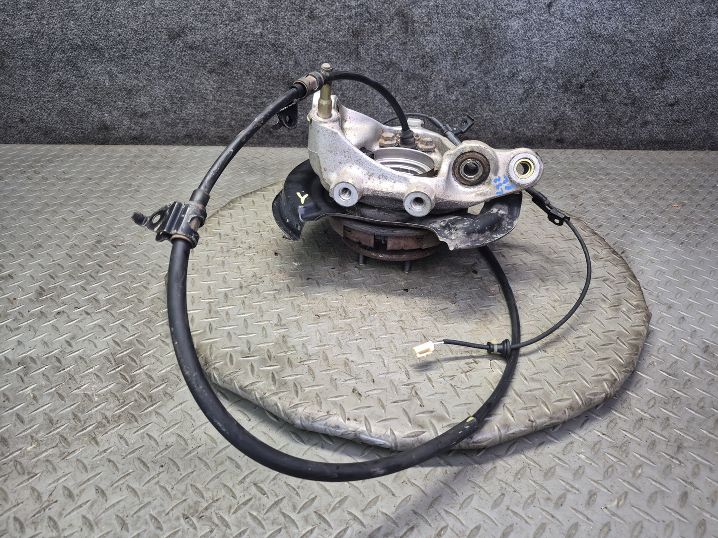 01-06 Lexus LS430 UCF30L RWD Rear Left Spindle Knuckle Wheel Hub Bearing OEM