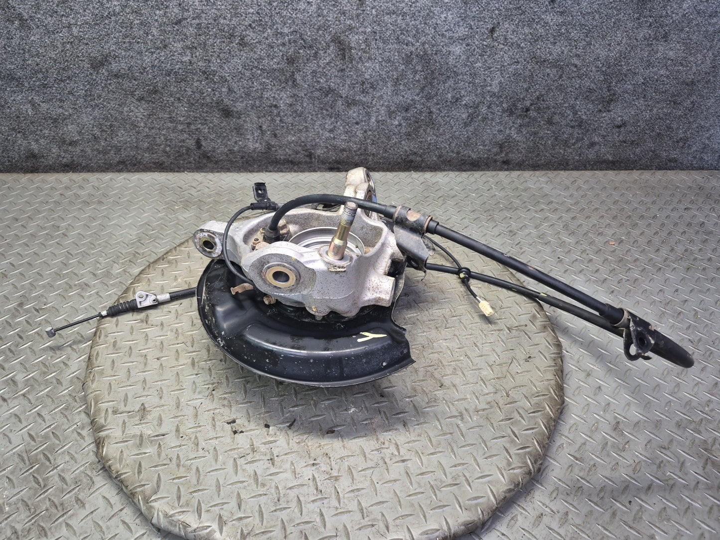 01-06 Lexus LS430 UCF30L RWD Rear Left Spindle Knuckle Wheel Hub Bearing OEM
