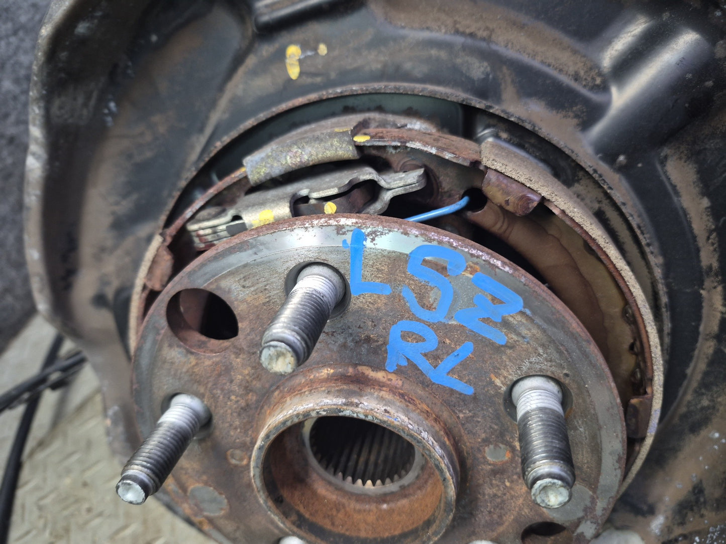 01-06 Lexus LS430 UCF30L RWD Rear Left Spindle Knuckle Wheel Hub Bearing OEM