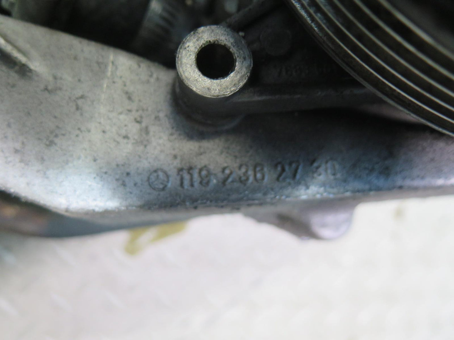 94-95 Mercedes W140 S500 M119.702 Power Steering Pump w Reservoir & Pulley OEM