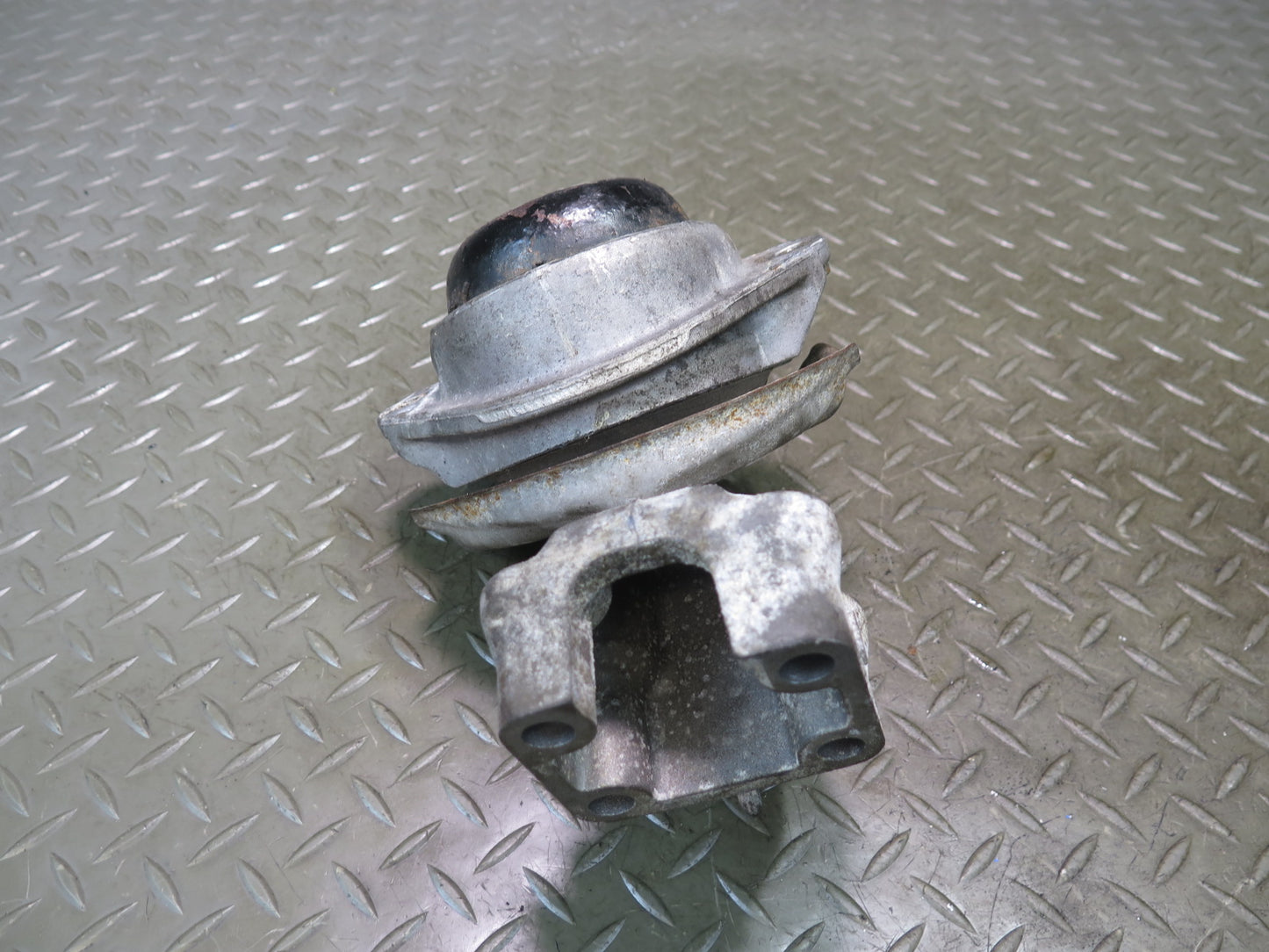 94-95 Mercedes W140 S500 M119.702 Set of 2 Engine Left & Right Motor Mount OEM