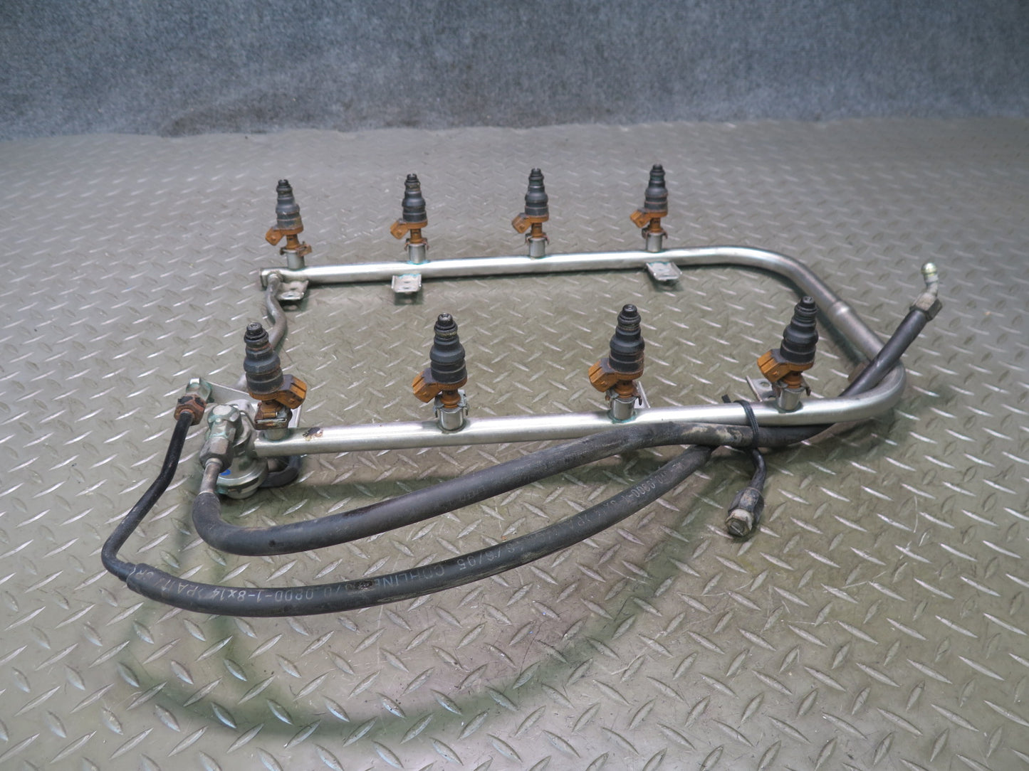 94-95 Mercedes W140 S500 M119.702 Engine Fuel Rail w Injector & Hose Set OEM