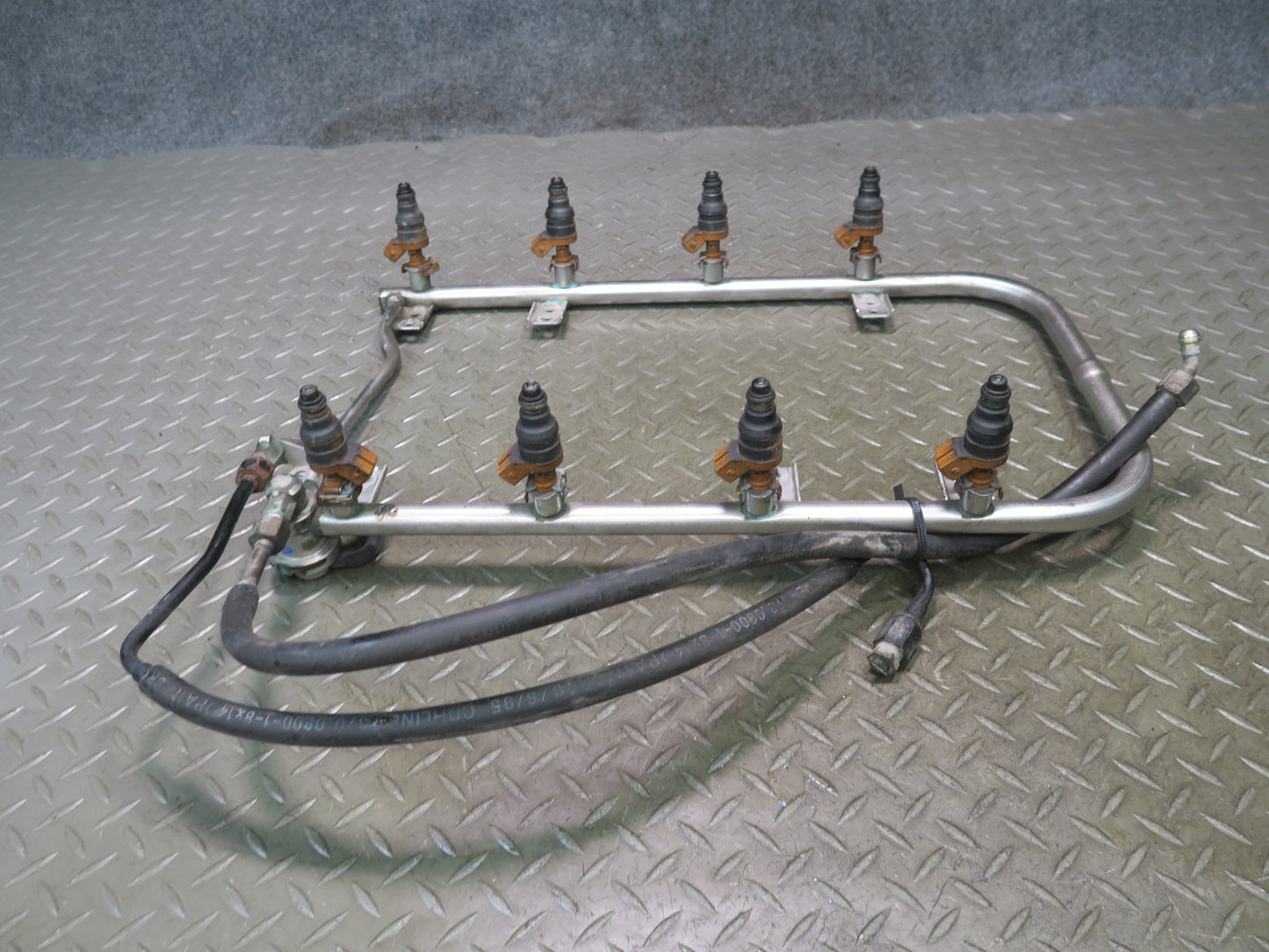 94-95 Mercedes W140 S500 M119.702 Engine Fuel Rail w Injector & Hose Set OEM