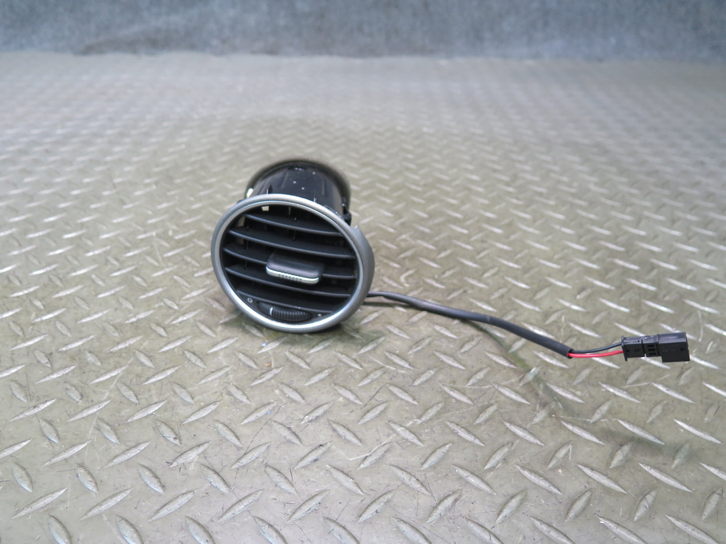 2005-2008 Porsche Boxster 987FRONT Right Side Dashboard A/C Air Vent Grille