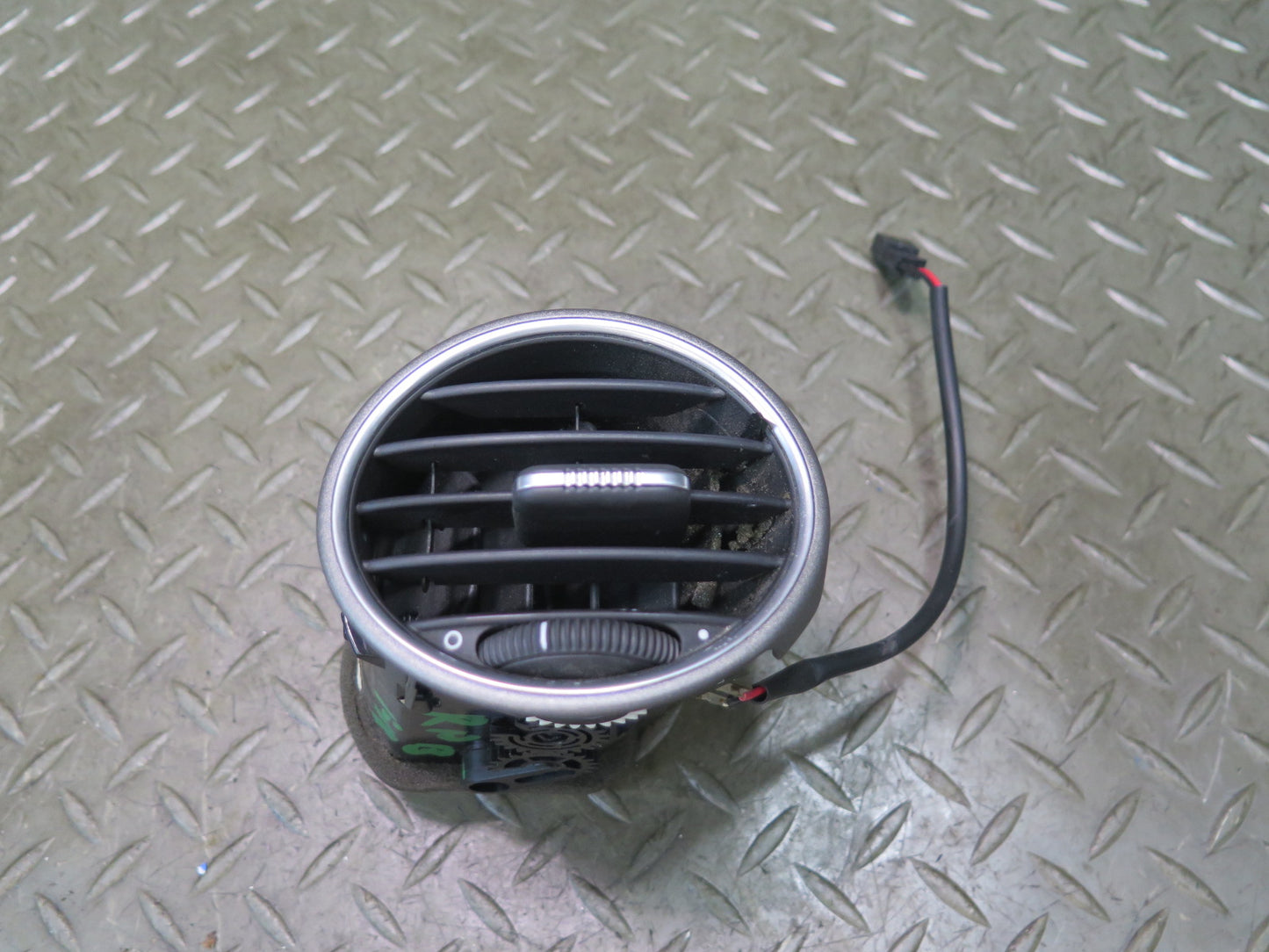 2005-2008 Porsche Boxster 987FRONT Right Side Dashboard A/C Air Vent Grille