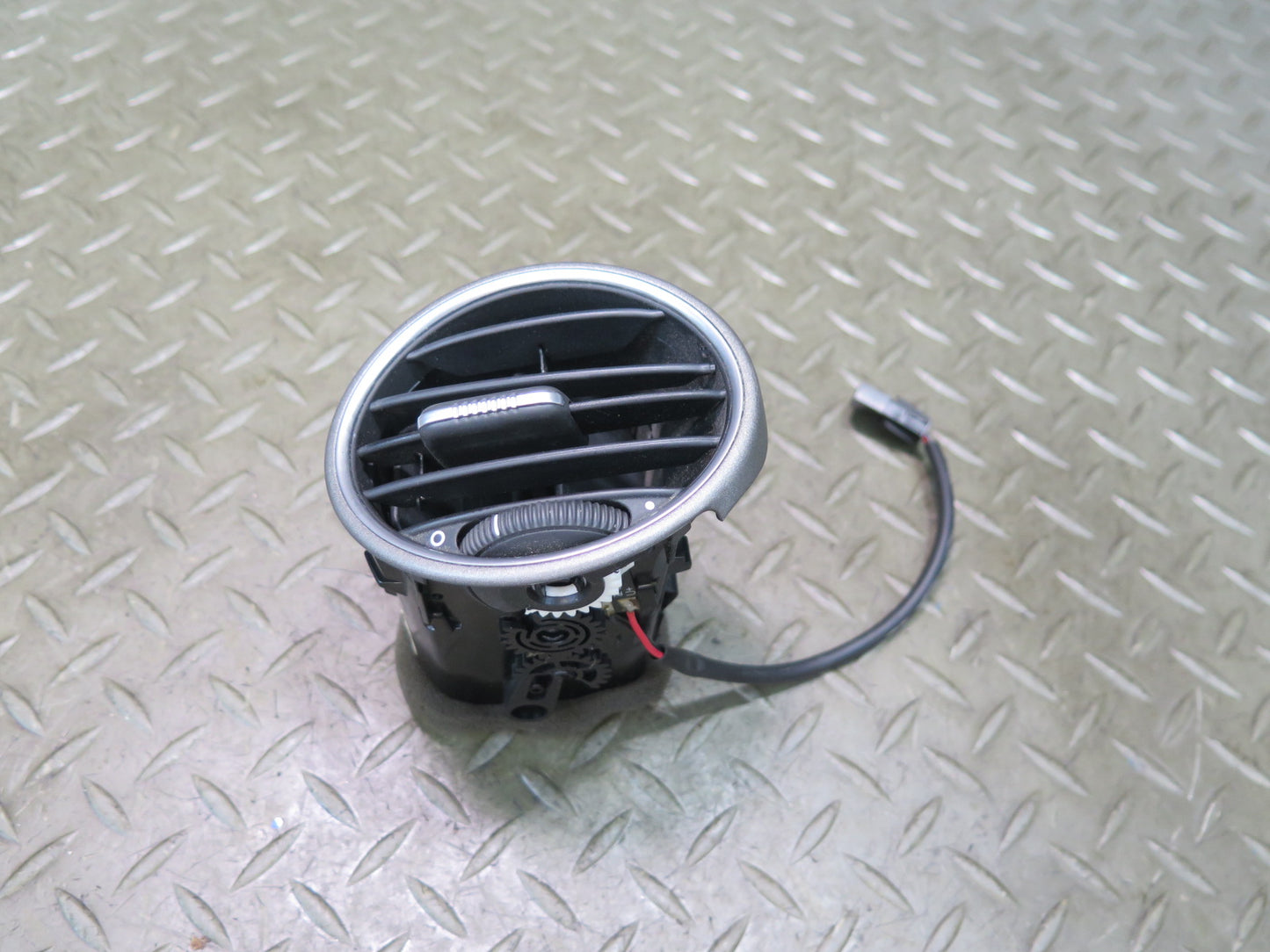 2005-2008 Porsche Boxster 987 Front Right Side Dashboard A/C Air Vent Grille