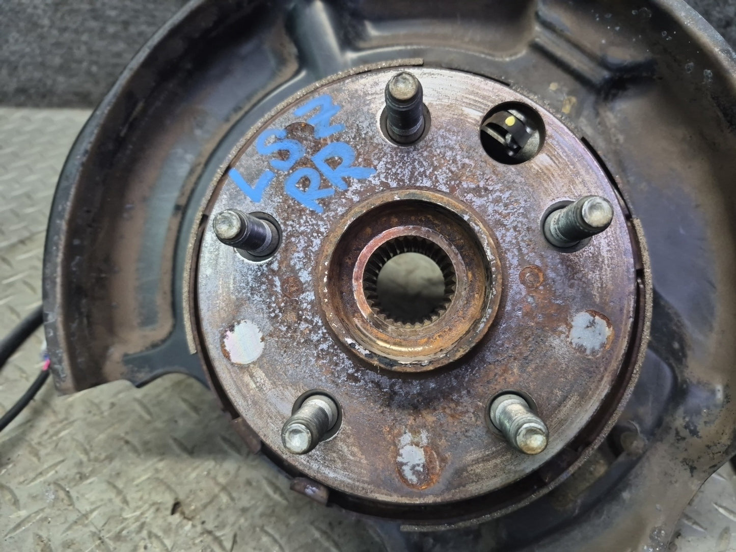 01-06 Lexus LS430 UCF30L RWD Rear Right Spindle Knuckle Wheel Hub Bearing OEM