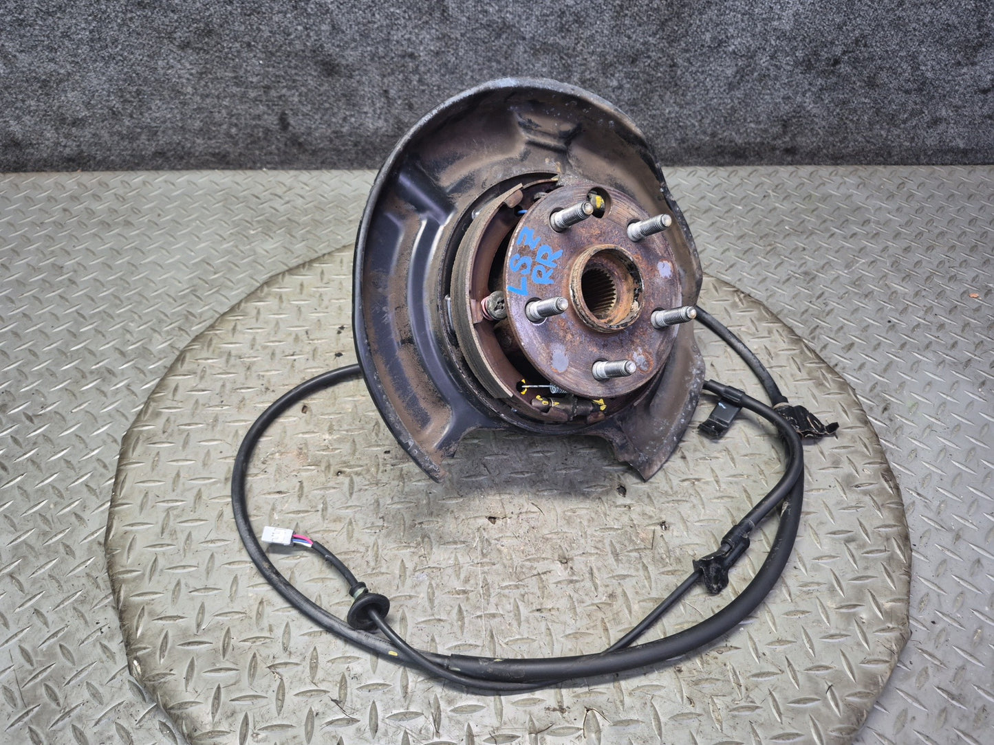 01-06 Lexus LS430 UCF30L RWD Rear Right Spindle Knuckle Wheel Hub Bearing OEM