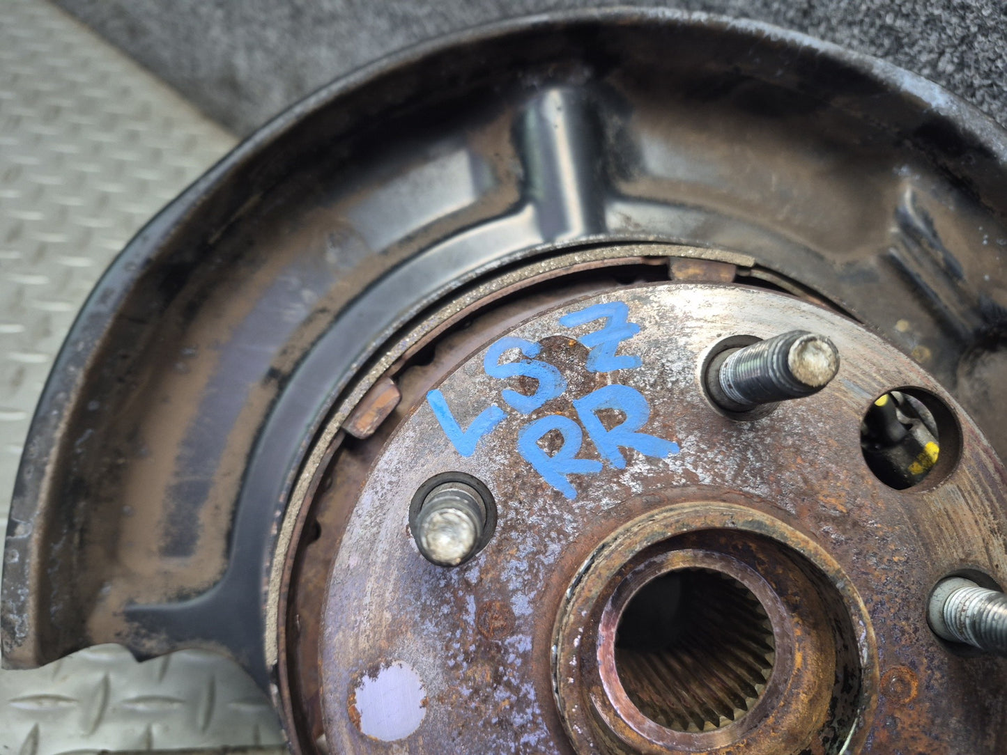 01-06 Lexus LS430 UCF30L RWD Rear Right Spindle Knuckle Wheel Hub Bearing OEM
