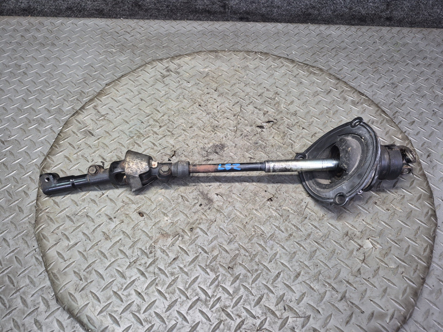01-06 Lexus UCF30L LS430 Steering Column Lower U Joint Linkage Shaft OEM