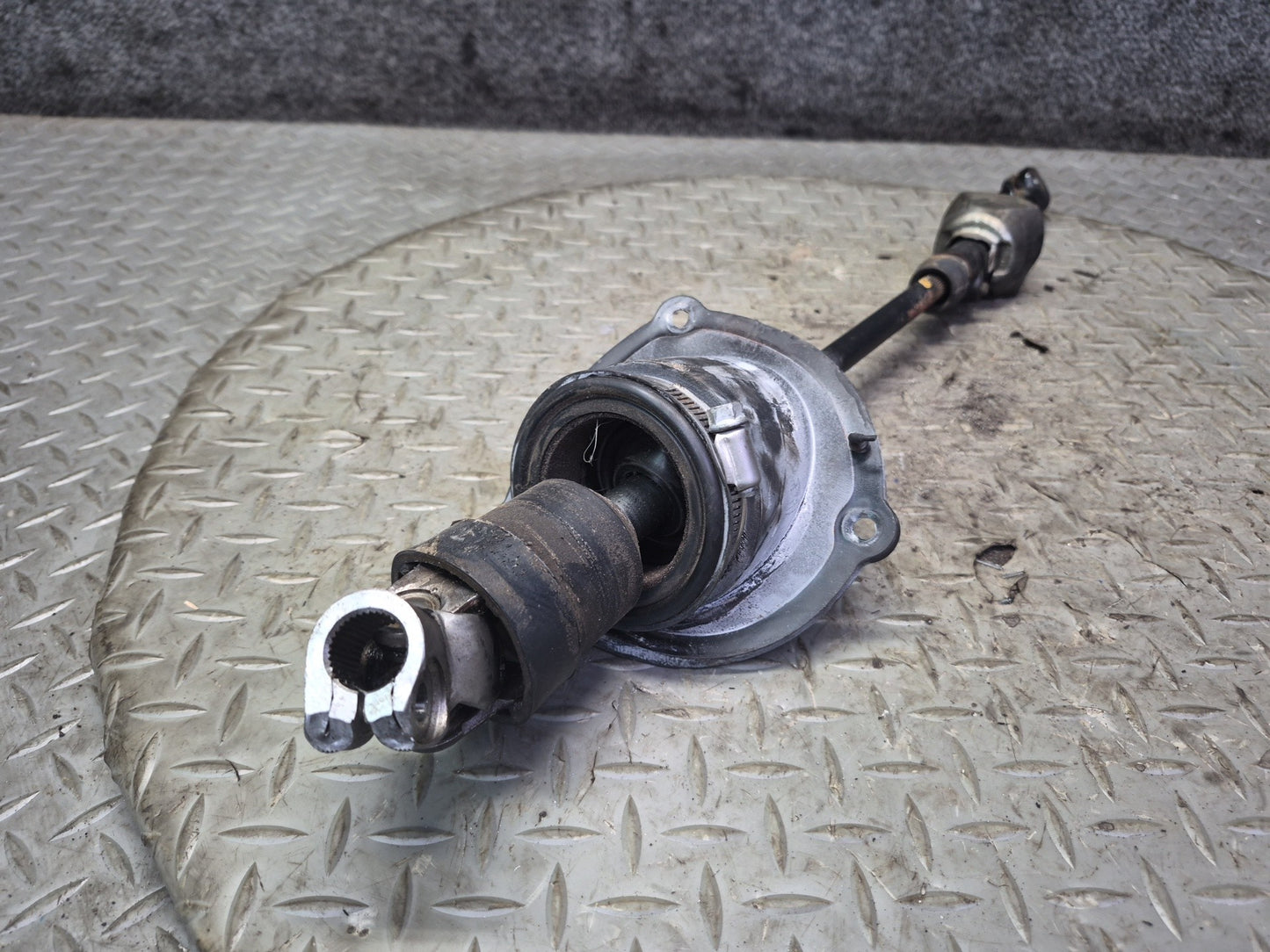 01-06 Lexus UCF30L LS430 Steering Column Lower U Joint Linkage Shaft OEM