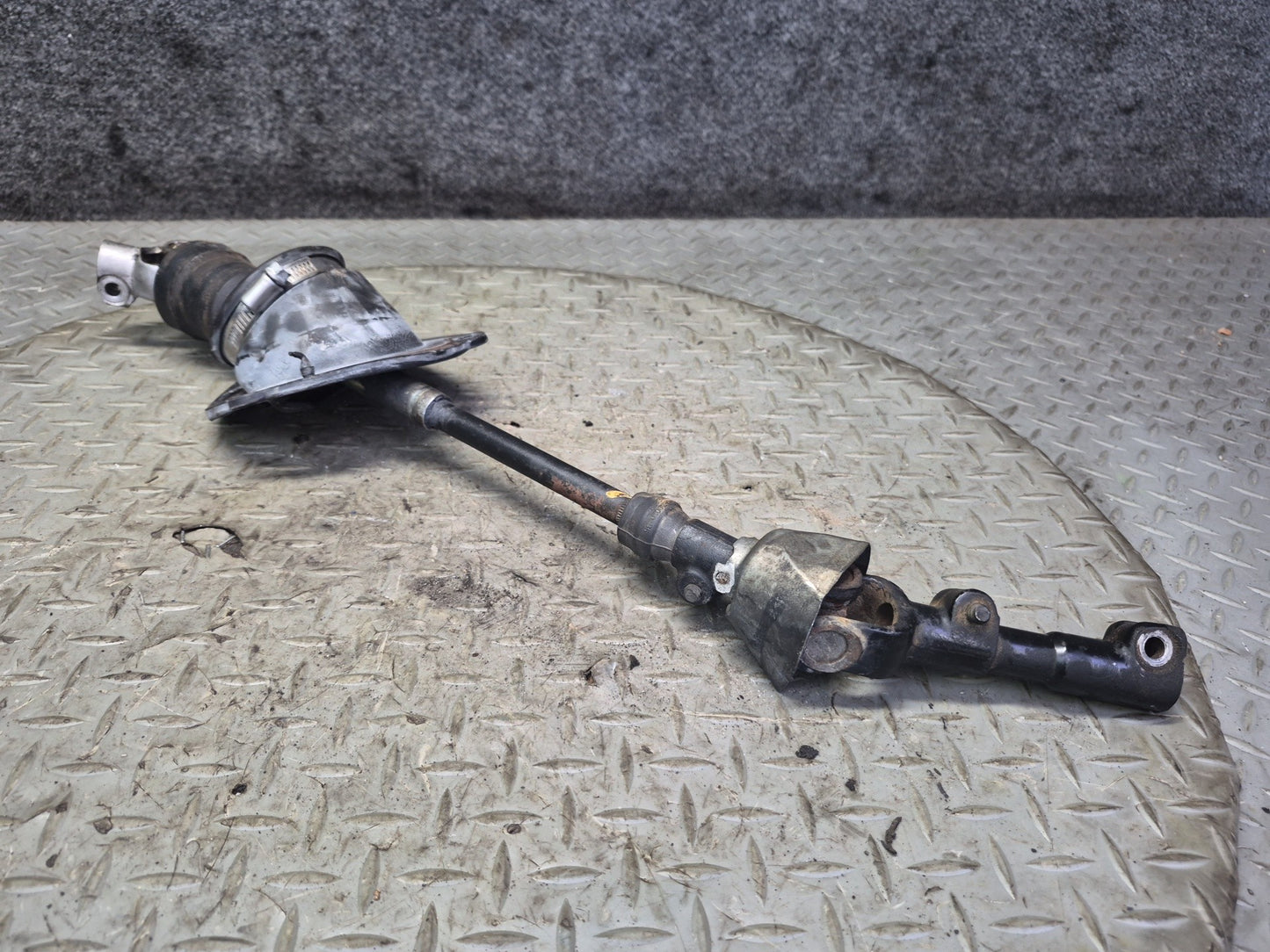 01-06 Lexus UCF30L LS430 Steering Column Lower U Joint Linkage Shaft OEM