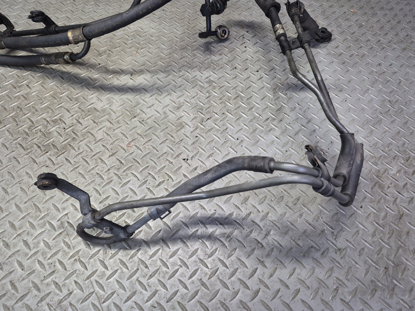 01-06 Lexus UCF30L LS430 Power Steering Pressure Hose Line Tube Pipe OEM