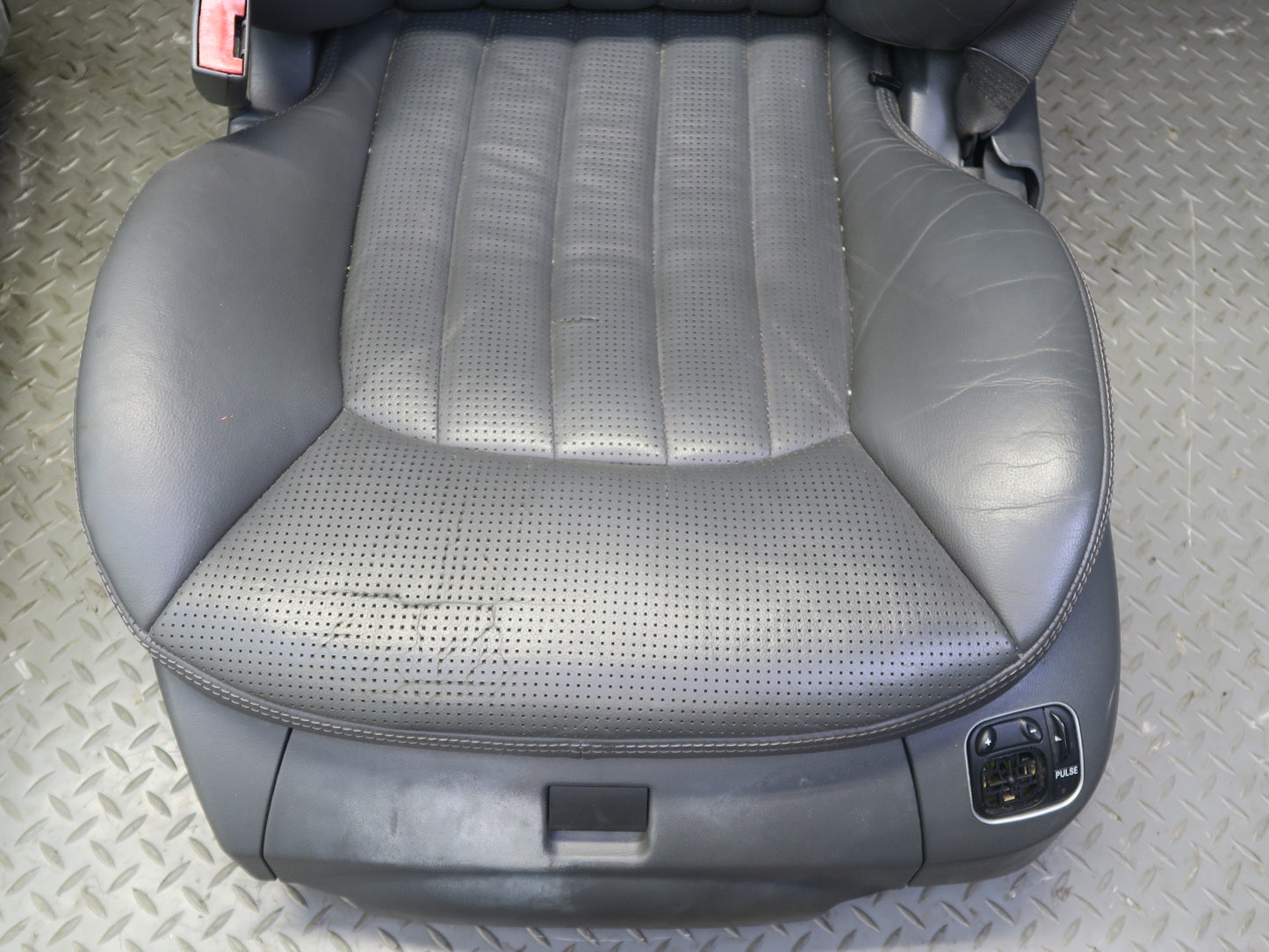 03-06 Mercedes R230 SL55 AMG Set of 2 Front Sport Leather Heat Massage Seat Dmgd