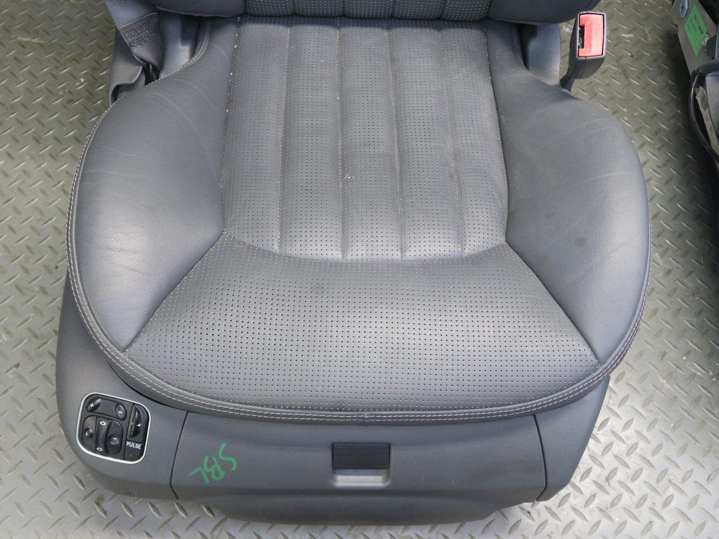 03-06 Mercedes R230 SL55 AMG Set of 2 Front Sport Leather Heat Massage Seat Dmgd