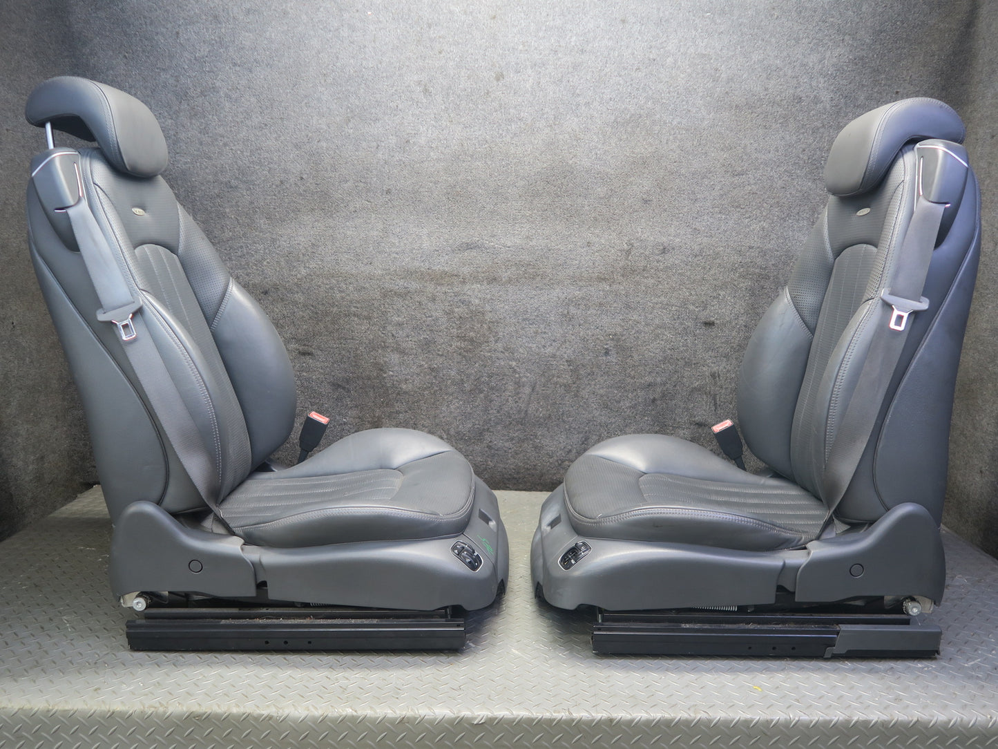 03-06 Mercedes R230 SL55 AMG Set of 2 Front Sport Leather Heat Massage Seat Dmgd