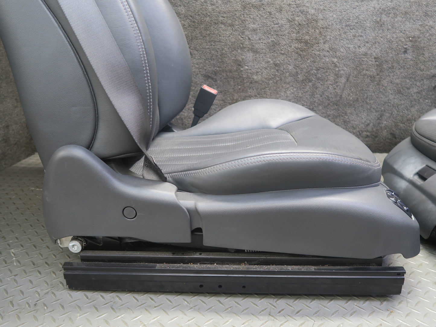 03-06 Mercedes R230 SL55 AMG Set of 2 Front Sport Leather Heat Massage Seat Dmgd
