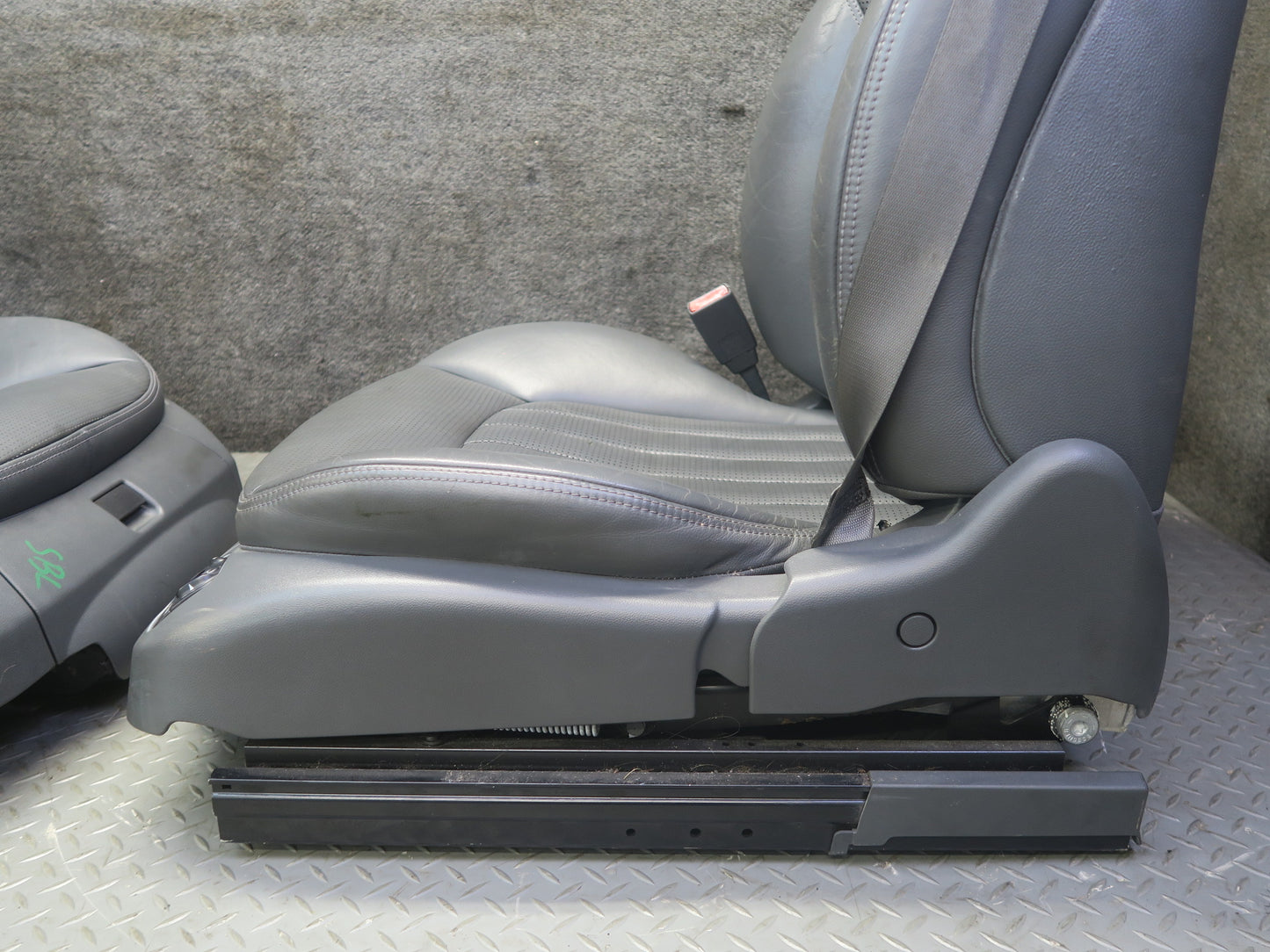 03-06 Mercedes R230 SL55 AMG Set of 2 Front Sport Leather Heat Massage Seat Dmgd