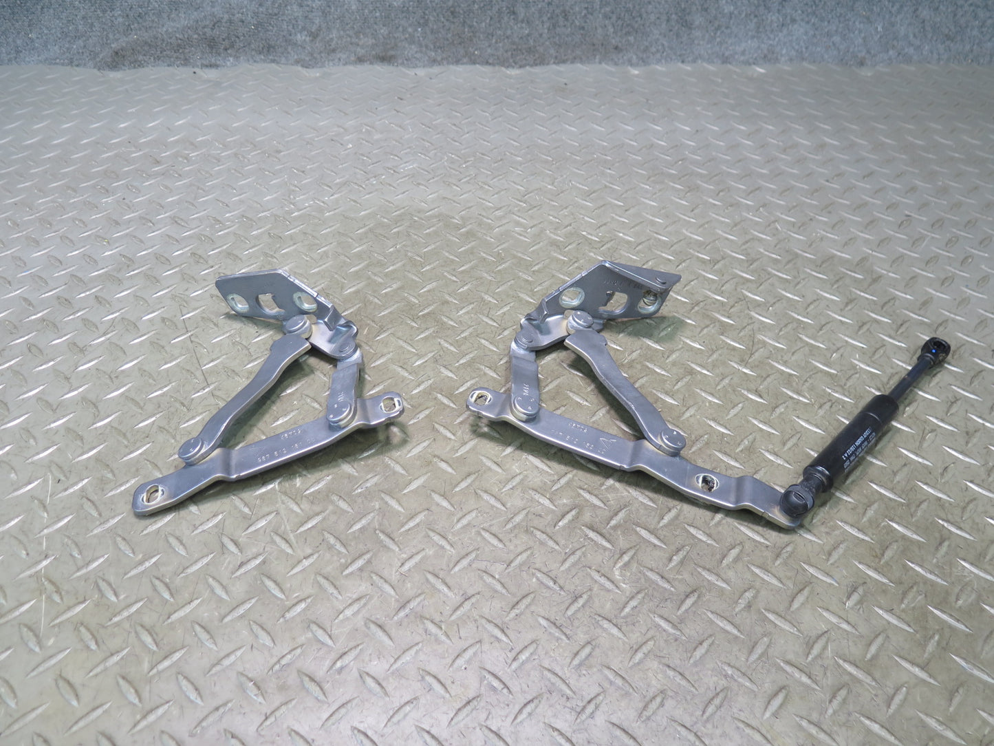 2005-2012 Porsche Boxster 987 Rear Left & Right Trunk Hood Hinge Bracket Set