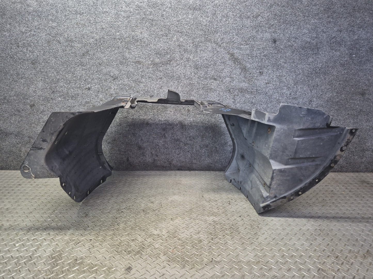 91-96 Chevrolet Corvette C4 Front Left Fender Liner Splash Shield Guard OEM
