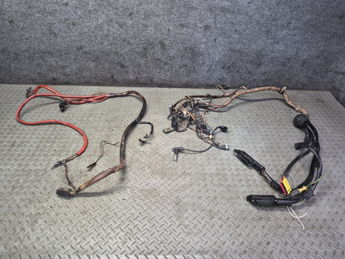 1985-1986 Porsche 928 S 5.0L V8 M28.44 RWD Engine Motor Bay Wiring Wire Harness
