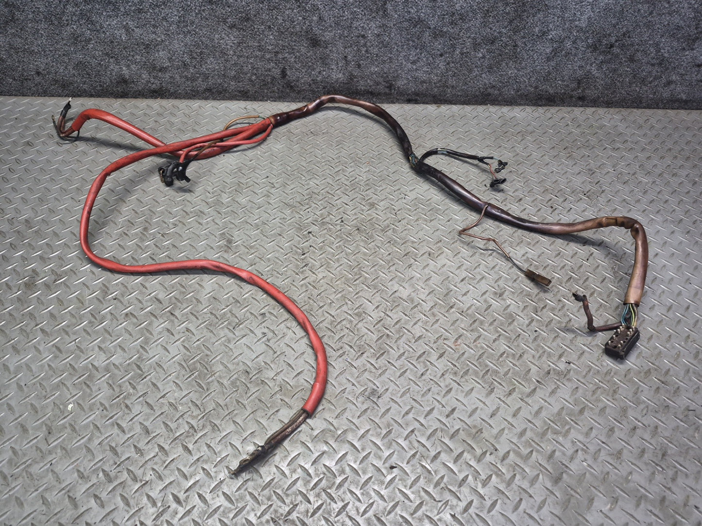 1985-1986 Porsche 928 S 5.0L V8 M28.44 RWD Engine Motor Bay Wiring Wire Harness