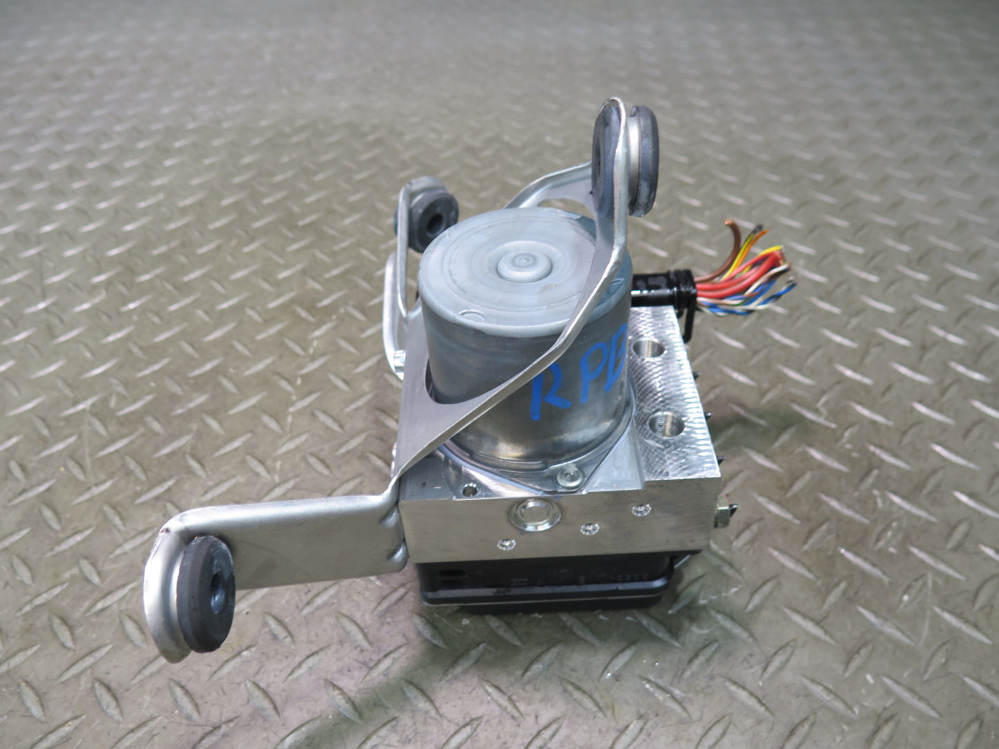 2005-2008 Porsche Boxster 987 Anti Lock Brake Pump Control Module Unit