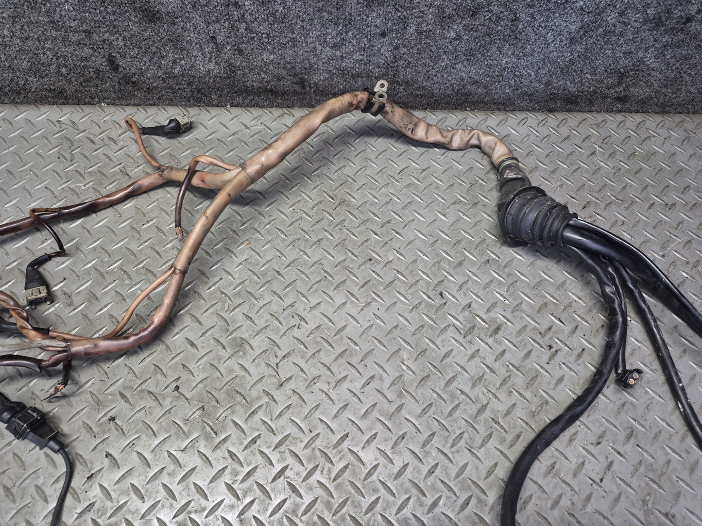 1985-1986 Porsche 928 S 5.0L V8 M28.44 RWD Engine Motor Bay Wiring Wire Harness