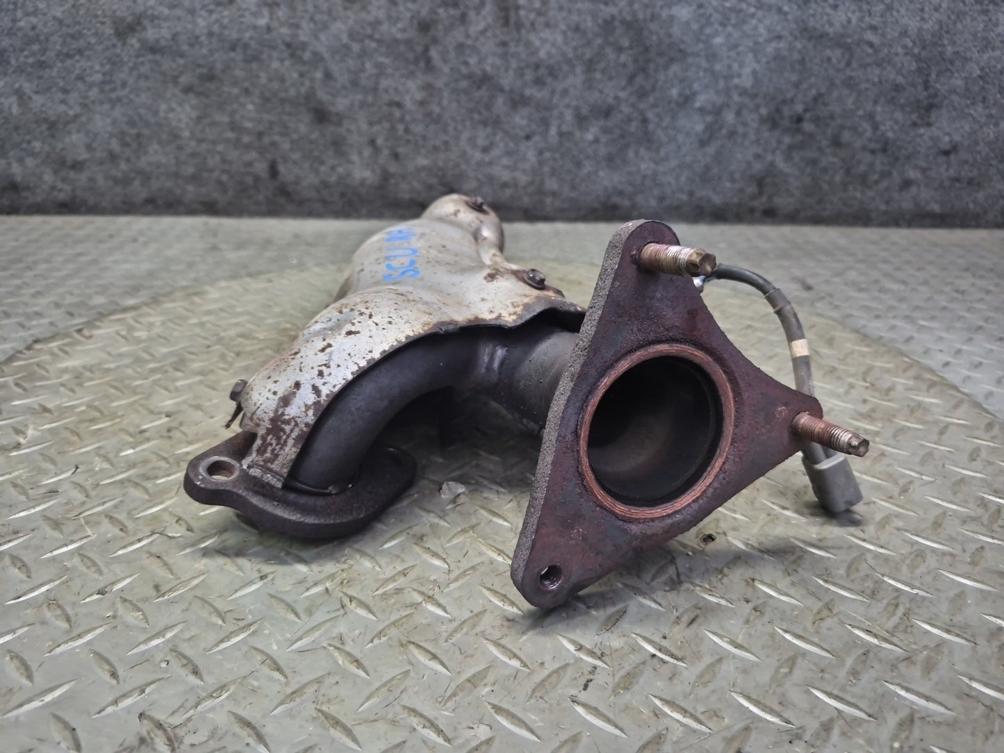 98-00 Lexus SC400 1UZFE Right Exhaust Manifold w Oxygen Sensor & Heat Shield OEM
