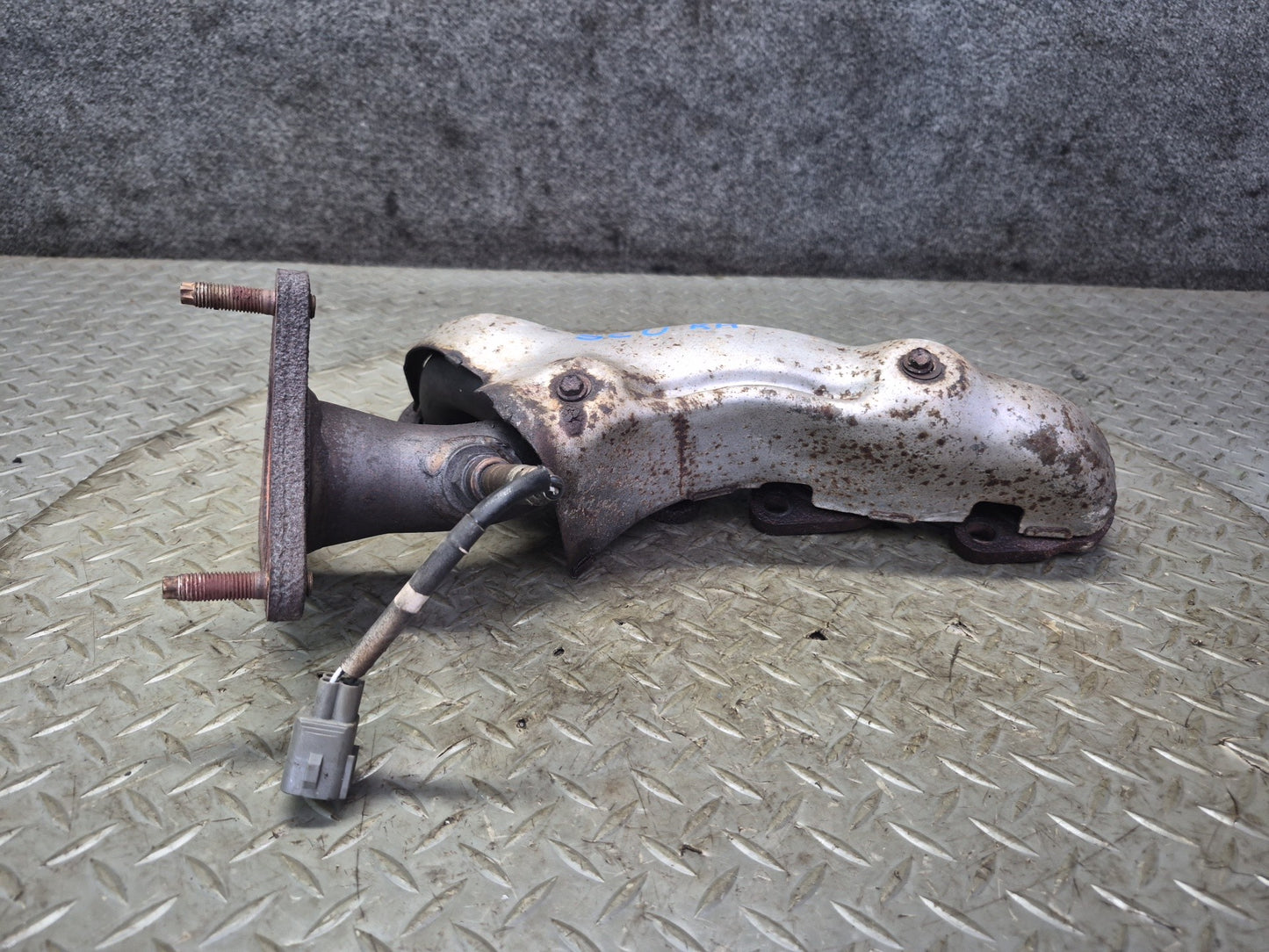 98-00 Lexus SC400 1UZFE Right Exhaust Manifold w Oxygen Sensor & Heat Shield OEM