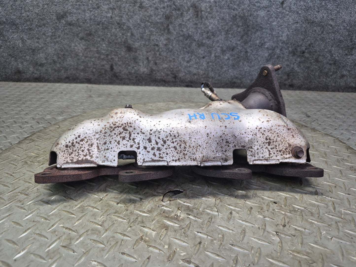 98-00 Lexus SC400 1UZFE Right Exhaust Manifold w Oxygen Sensor & Heat Shield OEM