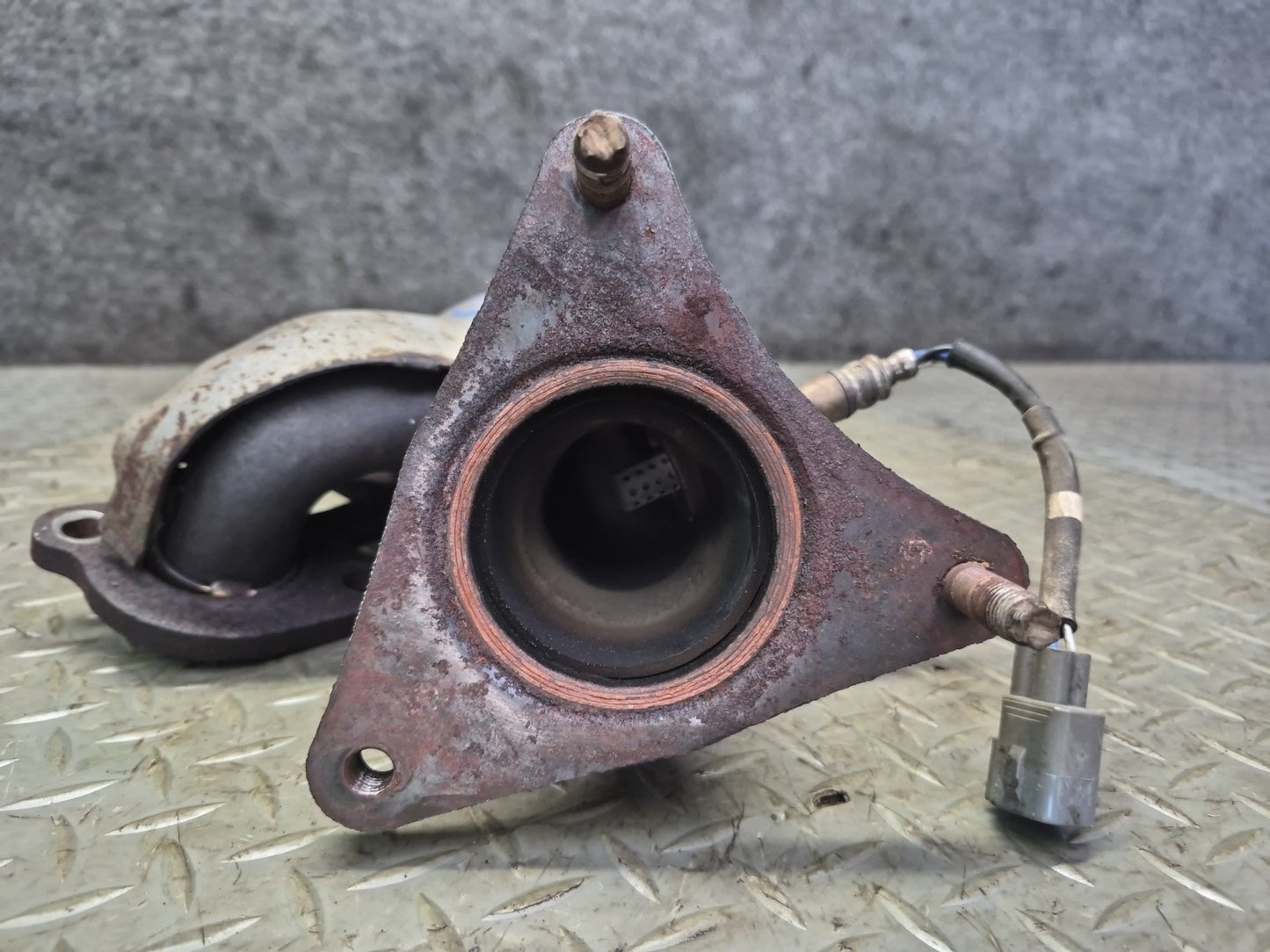 98-00 Lexus SC400 1UZFE Right Exhaust Manifold w Oxygen Sensor & Heat Shield OEM