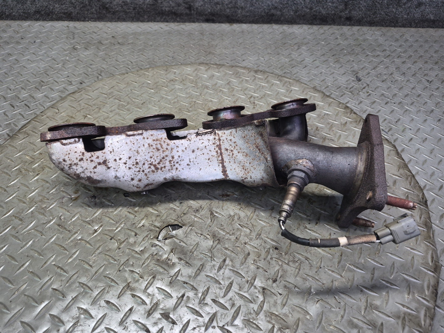 98-00 Lexus SC400 1UZFE Right Exhaust Manifold w Oxygen Sensor & Heat Shield OEM