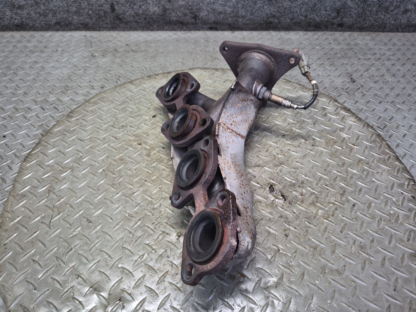 98-00 Lexus SC400 1UZFE Right Exhaust Manifold w Oxygen Sensor & Heat Shield OEM
