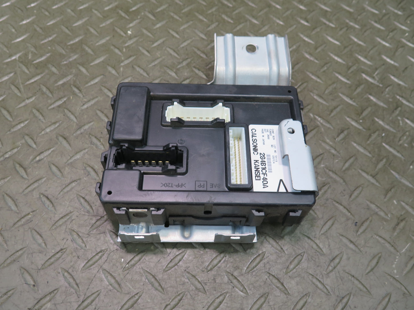 2006 Nissan 350Z Z33 Convertible BCM Body Control Module 284B1-CF40A OEM